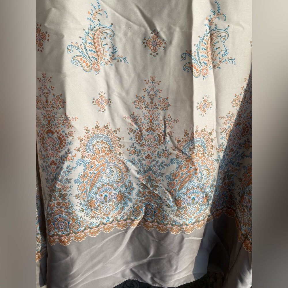 NWT VICTORIA’S SECRET SILK ROBE - Picture 2 of 4